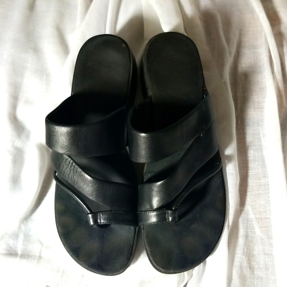 Sz 10 Bass Leather Sandals
